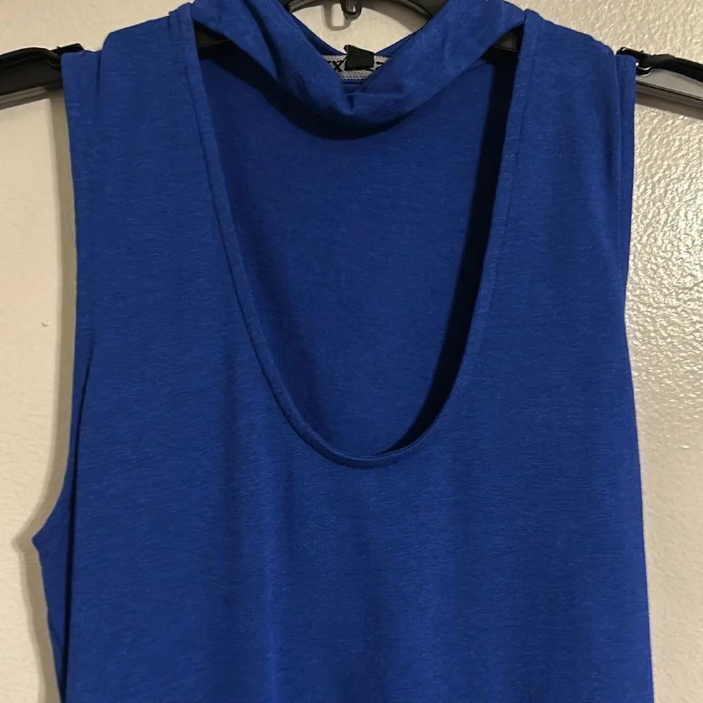Express Top - Picture 2 of 5